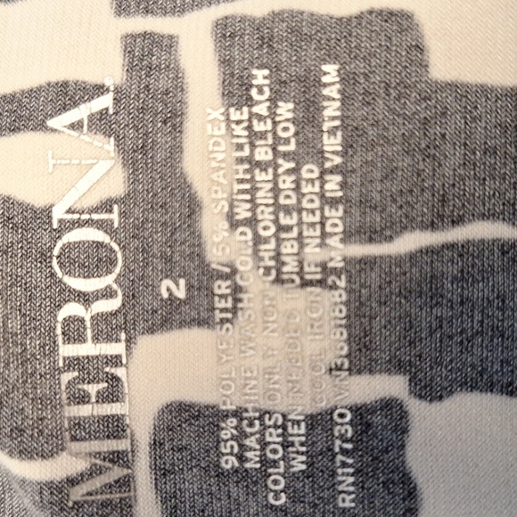 o Merona Black and White Graphic Blouse Size 2 - Picture 2 of 3